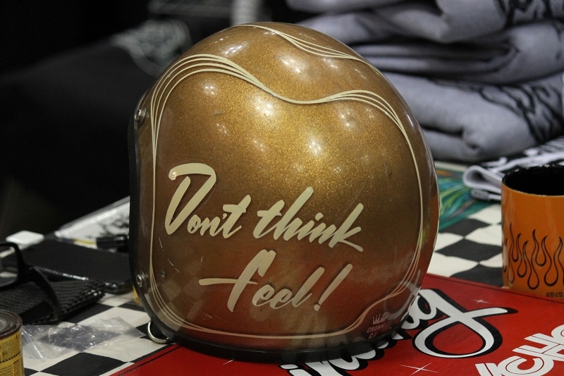 ラインや文字などオーナーの希望するピンストライプで彩るのも面白い