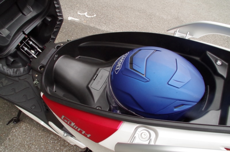 G-Dink250iシート下ラゲッジスペース