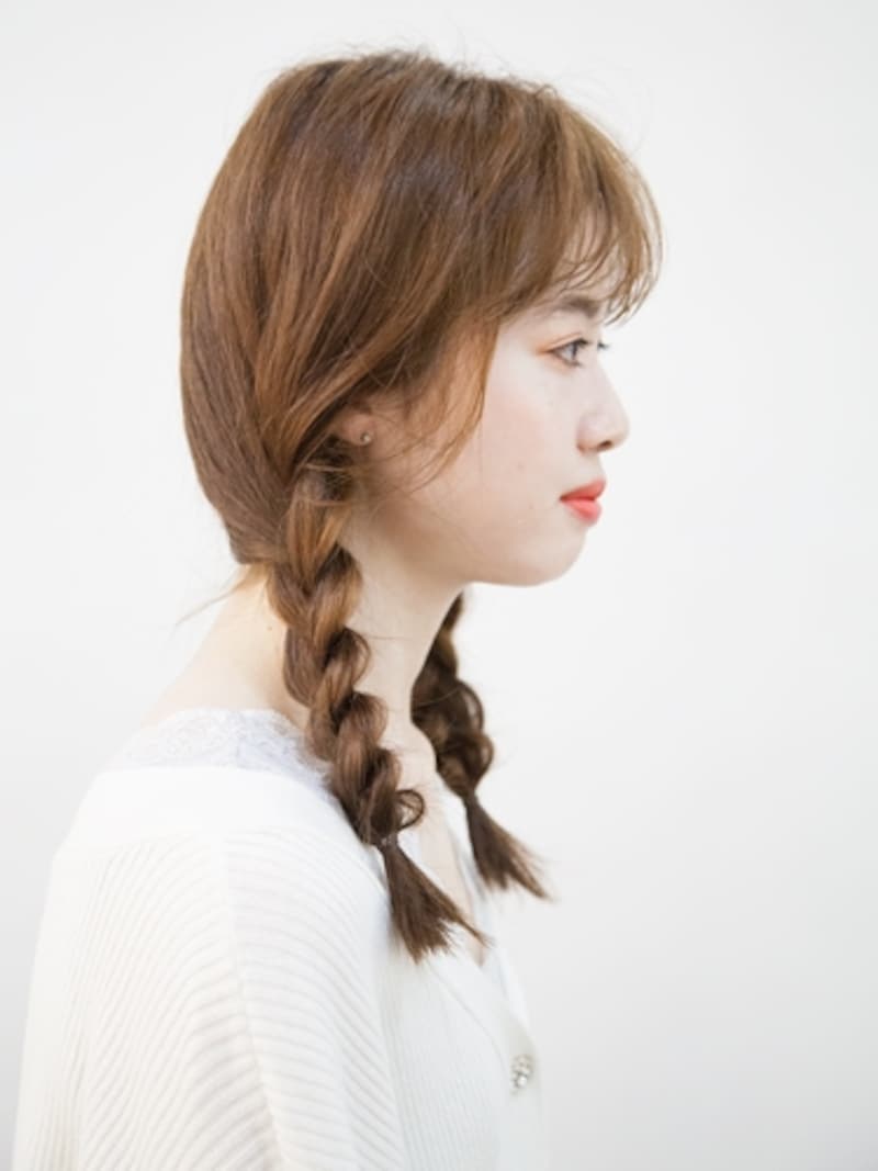 三つ編みで作る簡単なおさげ髪（二つ結び）