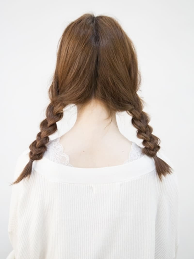 三つ編みで作る簡単なおさげ髪（二つ結び）