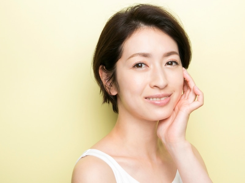 内側から輝くような自然なツヤ肌の完成