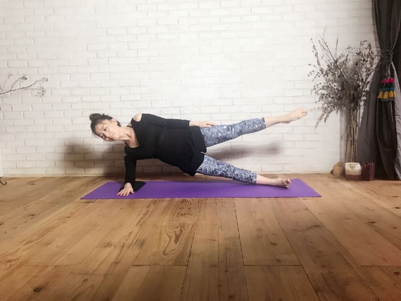 お腹を引き上げるように意識！