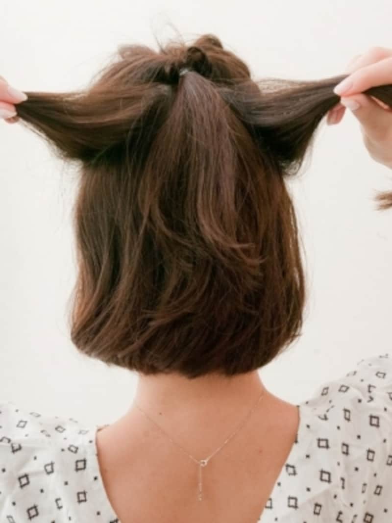 くるりんぱのコツ 基本から応用までのやり方 ヘアアレンジ All About くるりんぱのコツ 基本から応用までのやり方 ヘアアレンジ All About