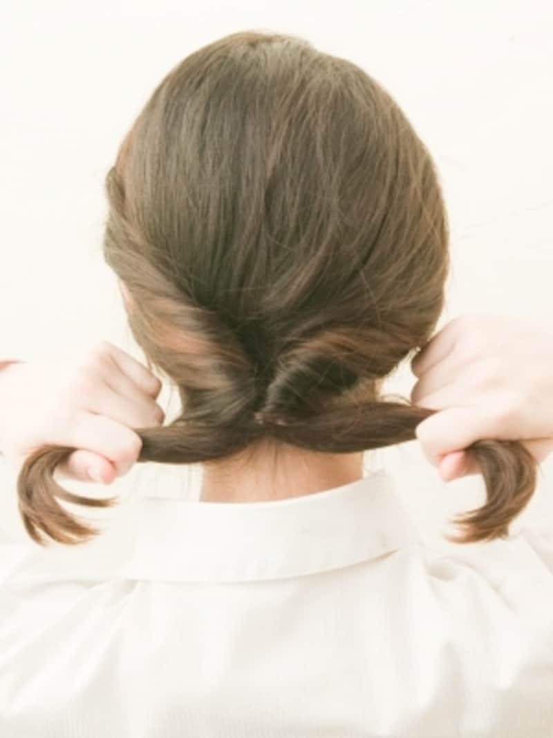 くるりんぱをして、たるみが出ないよう引っ張る