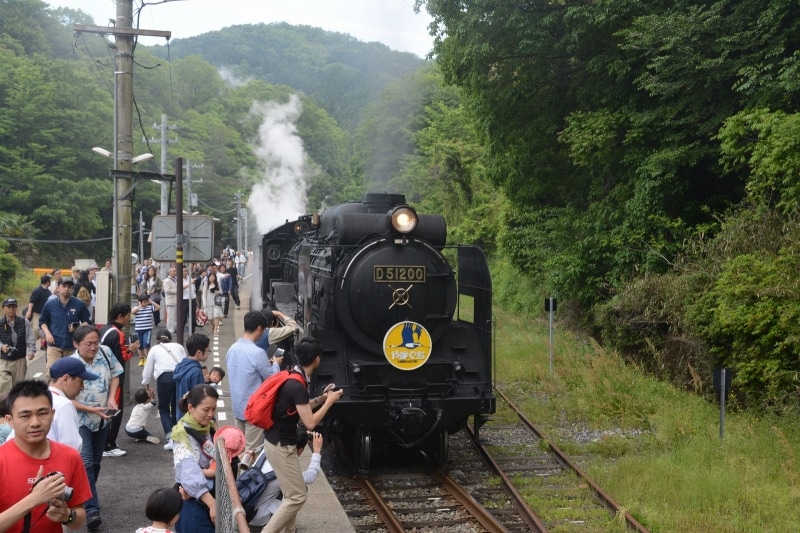 仁保駅に停車中