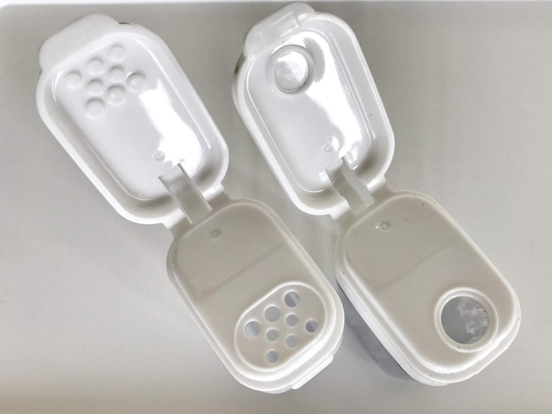 セリアのおすすめ収納グッズ:スパイスボトル(1つ穴と8つ穴)