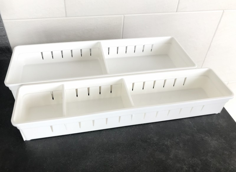 セリアのおすすめ収納グッズ:仕切りが細かく移動できるキッチントレー