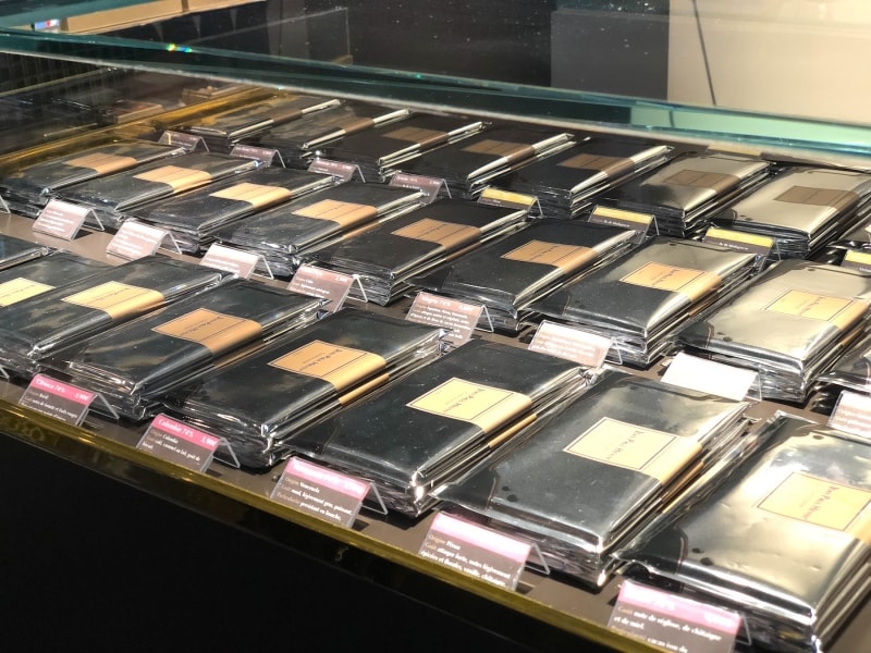 美しく並べられたタブレット