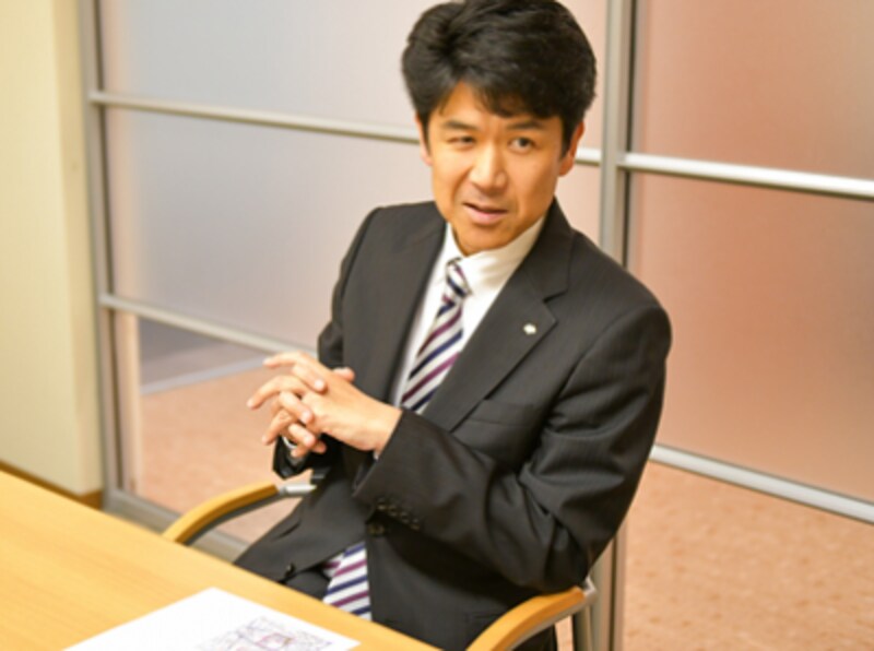 河西所長ピン写真