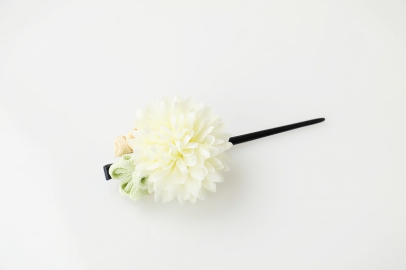 白いお花のかんざし