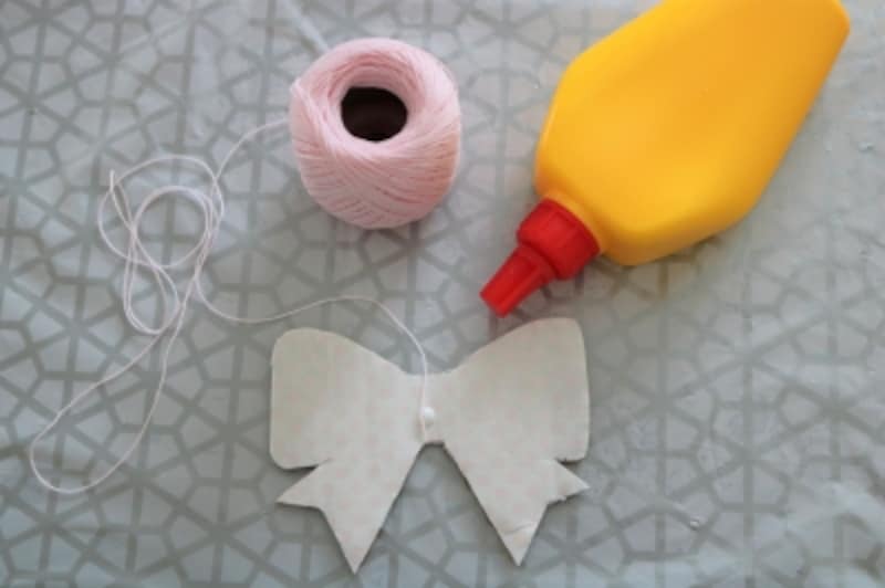 手作り星ガーランド モチーフにレース糸を巻きます。