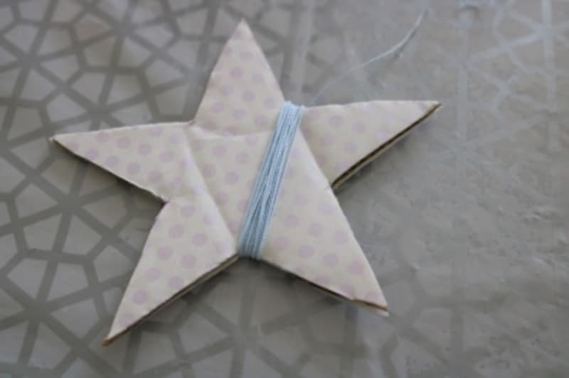 星のレース糸を巻きます