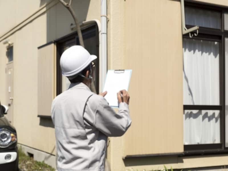 地震保険では、専門知識と経験を持つ鑑定人が損害調査を行っている