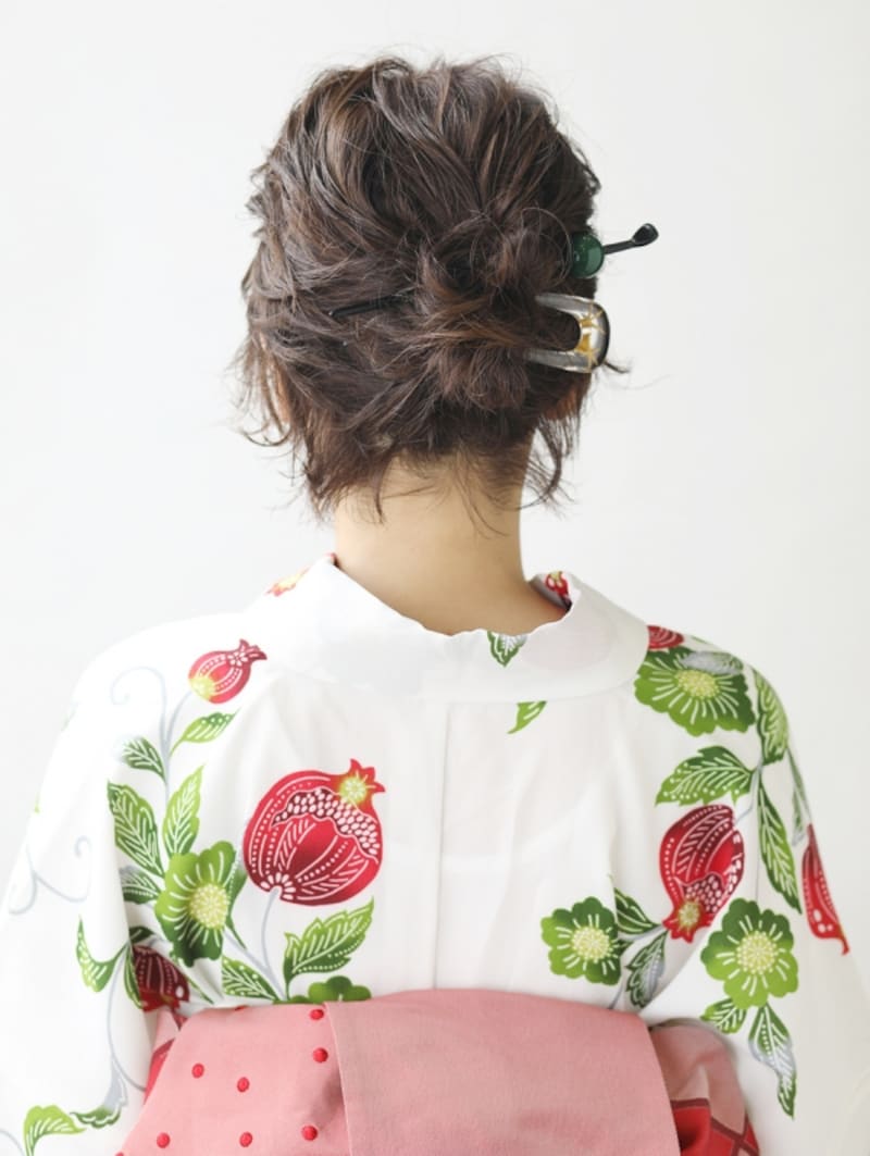 ショート浴衣・可憐な印象のアップ風ヘアアレンジ