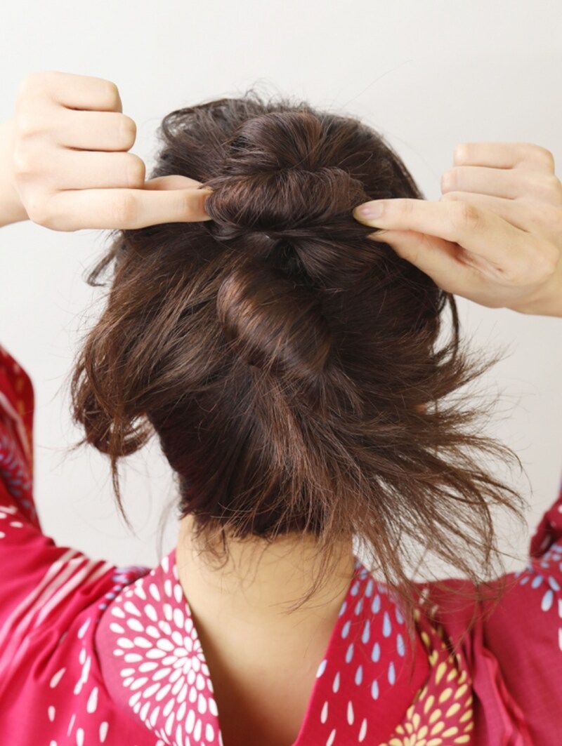 お団子を少しずつ崩す