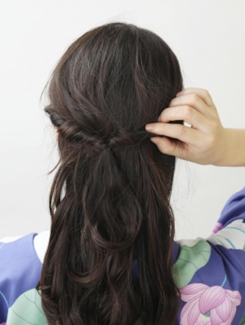 浴衣の髪型ロング編 ねじりんぱ 三つ編みシニヨンヘアアレンジ 浴衣ヘアアレンジ All About