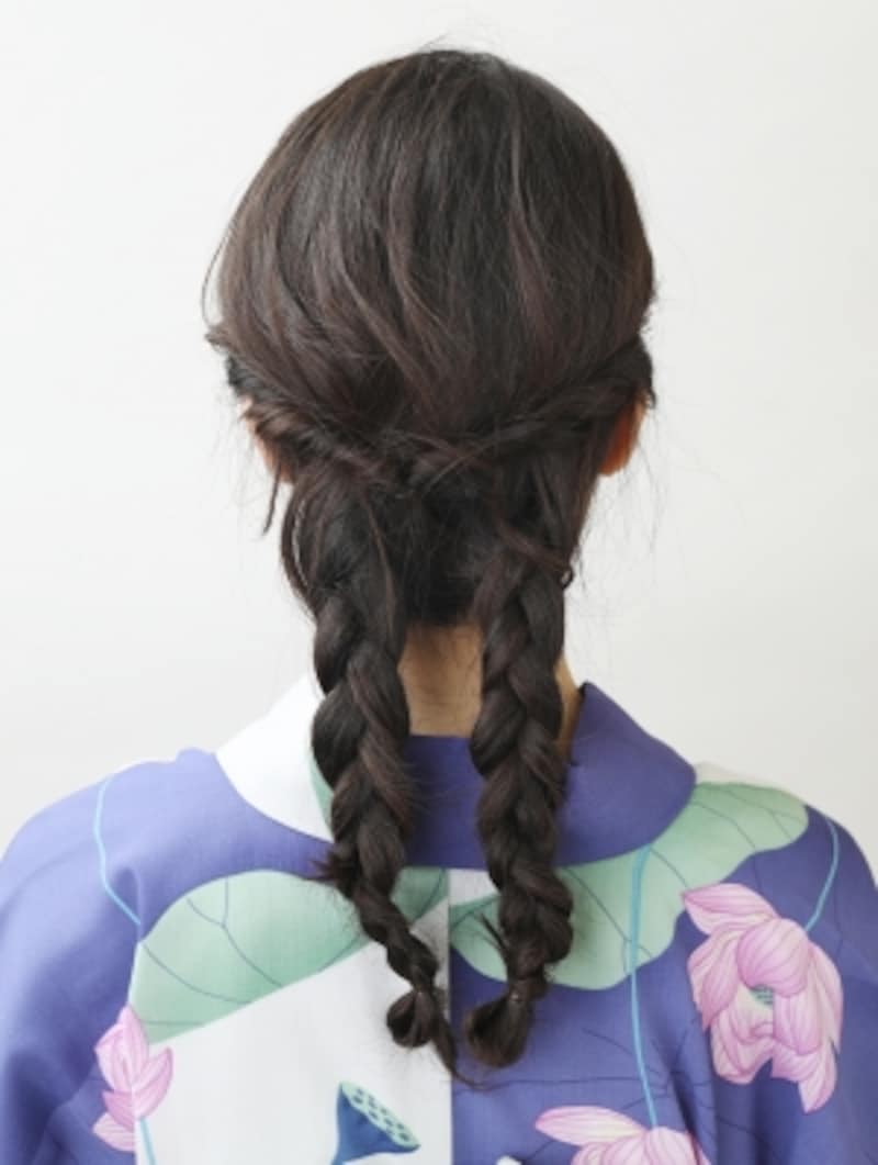 浴衣の髪型ロング編 ねじりんぱ 三つ編みシニヨンヘアアレンジ 浴衣ヘアアレンジ All About 浴衣の髪型ロング編 ねじりんぱ 三つ編みシニヨンヘアアレンジ 浴衣ヘアアレンジ All About