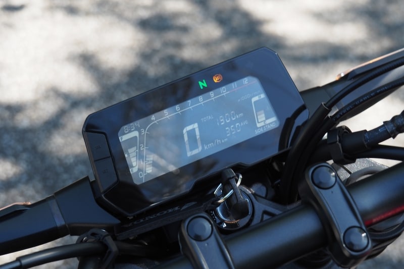 CB250Rのメーターは視認性が良いがシフトポジションインジケーターが欲しかった！