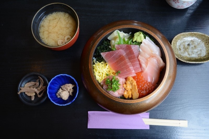 特選まぐろきっぷ丼