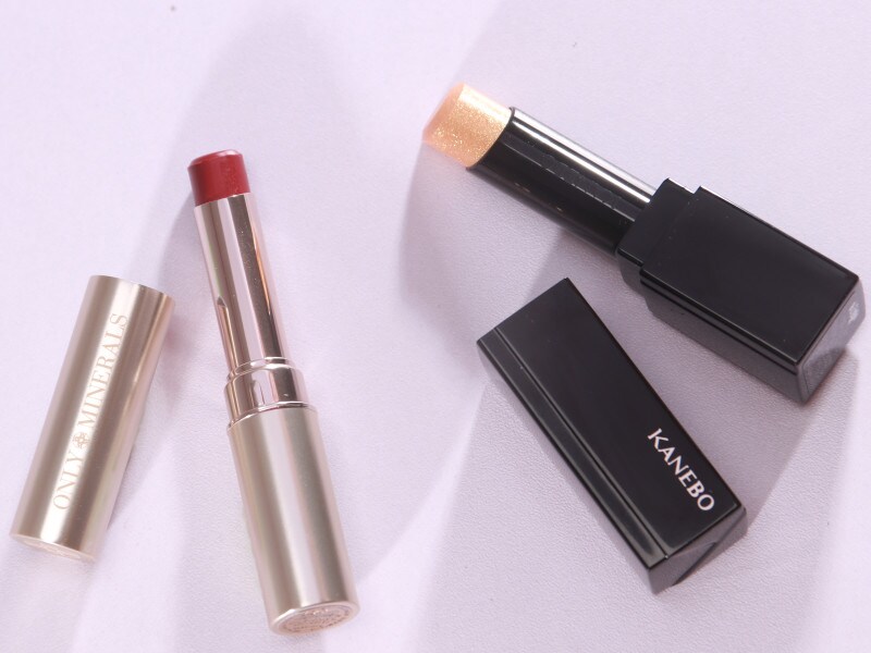 ピンク味のあるカラーとゴールドでトレンドと恋愛運を取り入れる