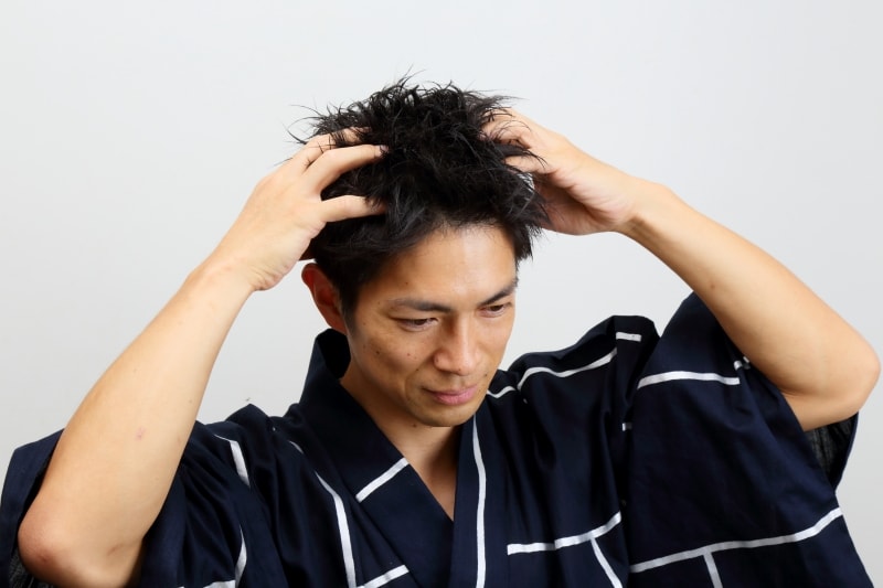 ワックスをもみ込む