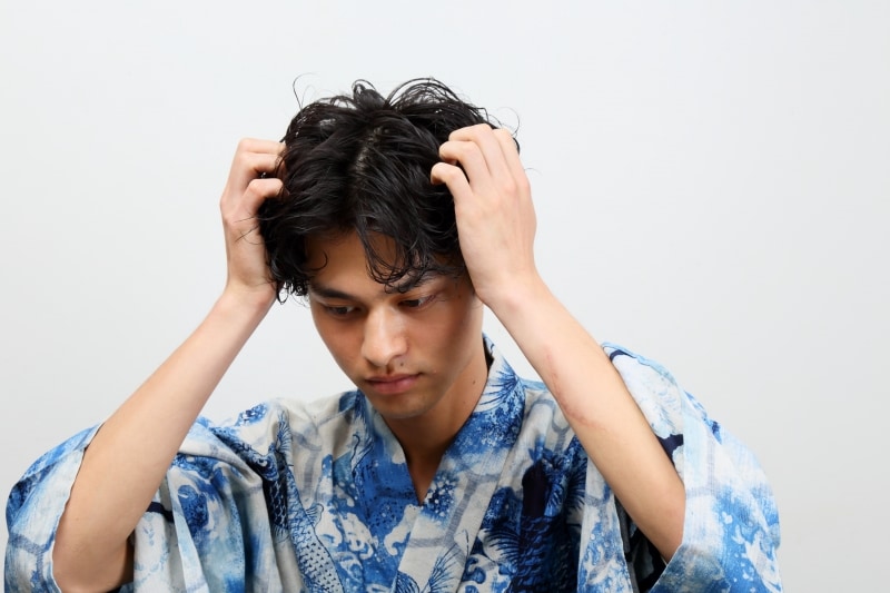 ムースをもみ込む