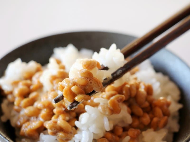黒ごま油をチョイ足しするだけで絶品納豆ご飯に