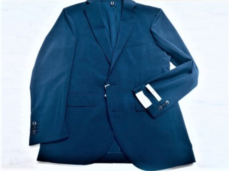 THE SUIT COMPANY銀座店にて。WE SUIT YOUシリーズの機能性サマージャケット。