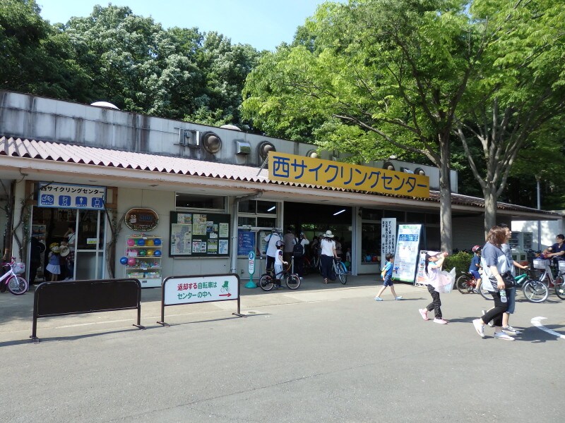 自転車のレンタルを行うサイクリングセンター