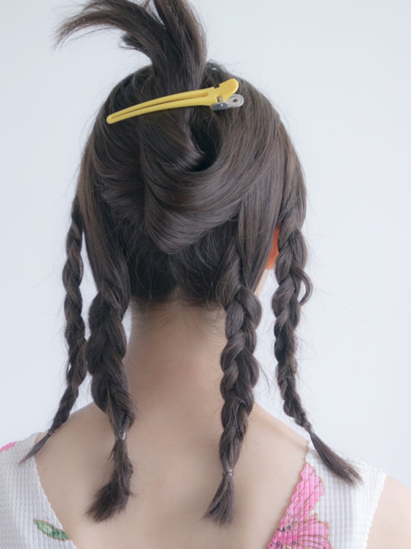 えり足がたるまないように根元ギリギリから編むと良い