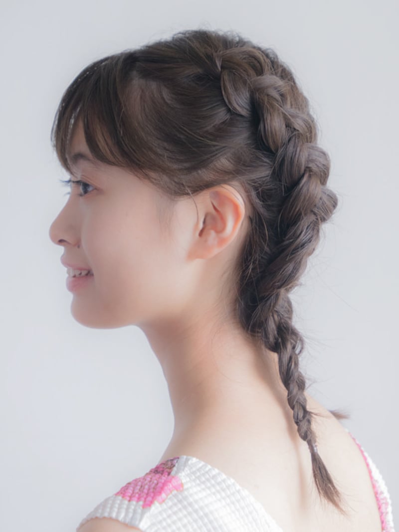 可愛い印象のツインテールでもおしゃれでアカ抜けた印象に!