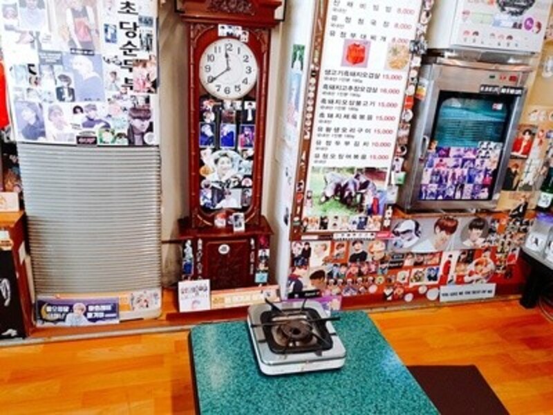 防弾少年メンバーが座った席