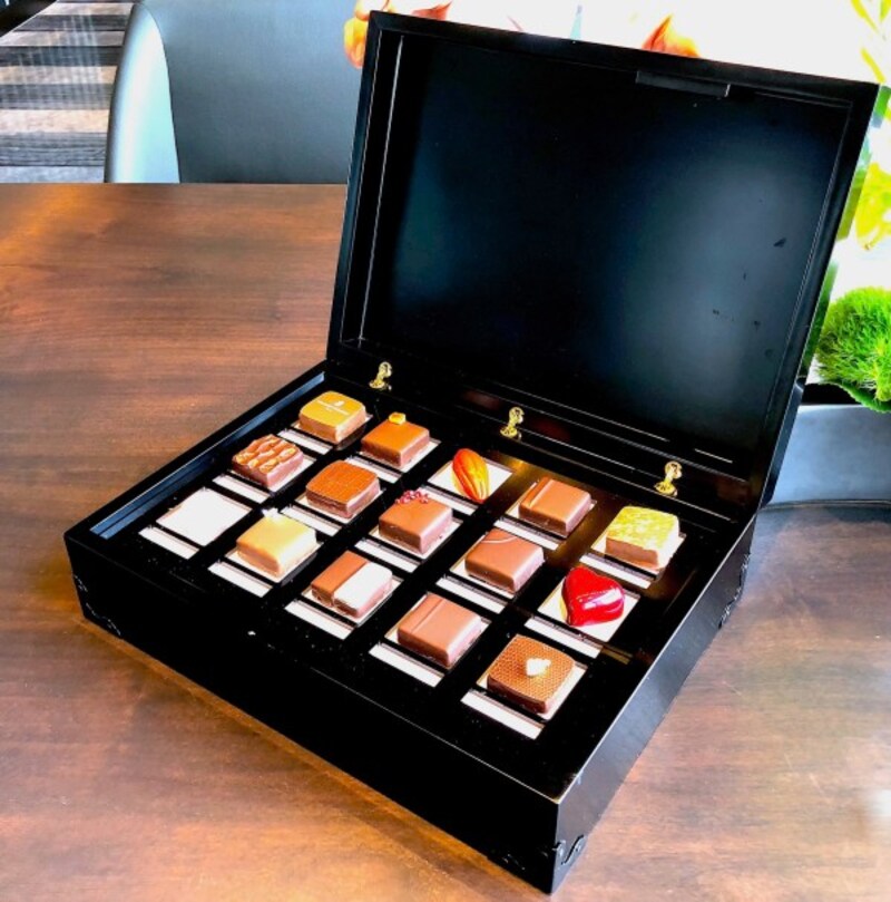 チョコレートボックス 10万円(税別)