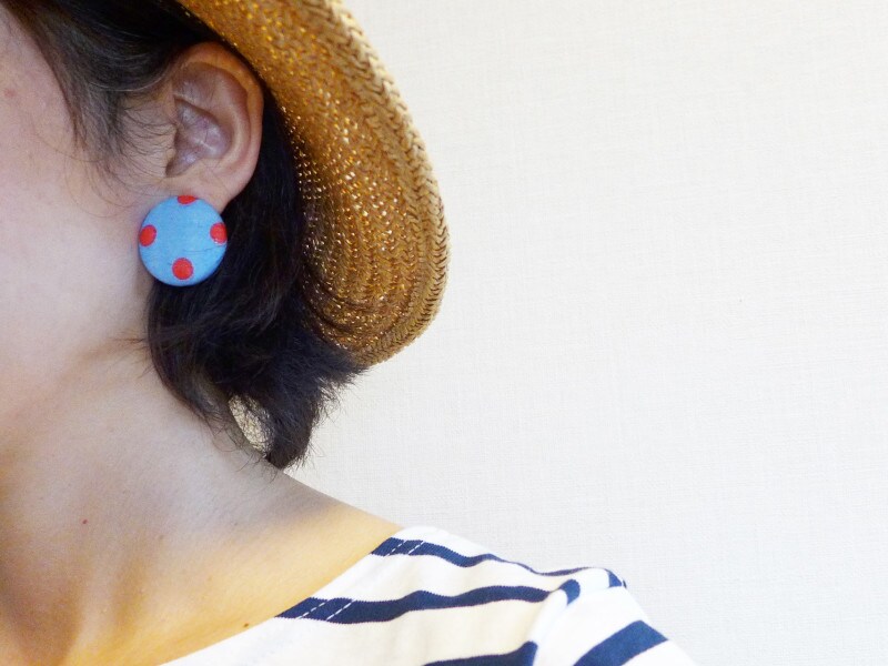 イヤリングでコーディネートに印象の変化をつける