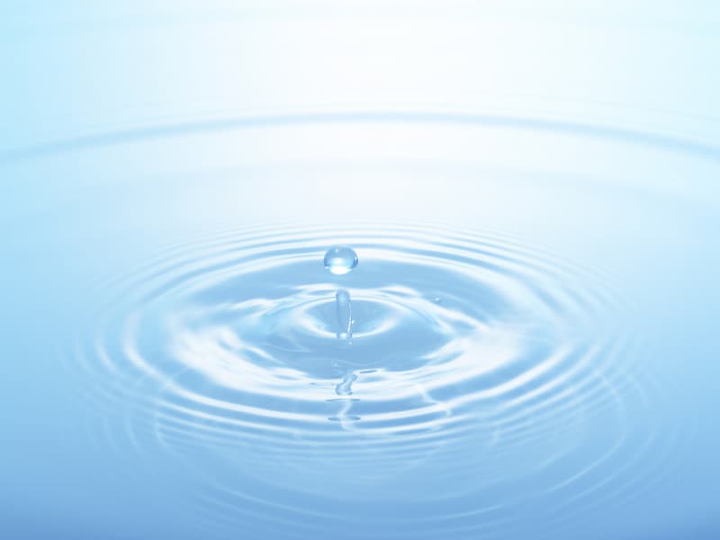 水色が好きな人は、無駄遣いすることはないかも?小銭貯金を始めてみてはいかがでしょうか