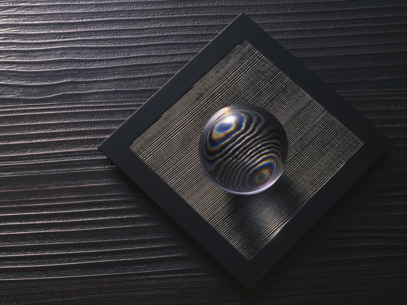 黒が好きな人は、自分の世界を大切にするあまり、興味関心が狭くなりがちかも?