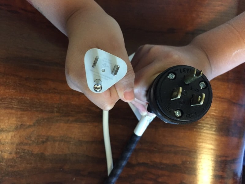 アメリカのコンセント 3極式