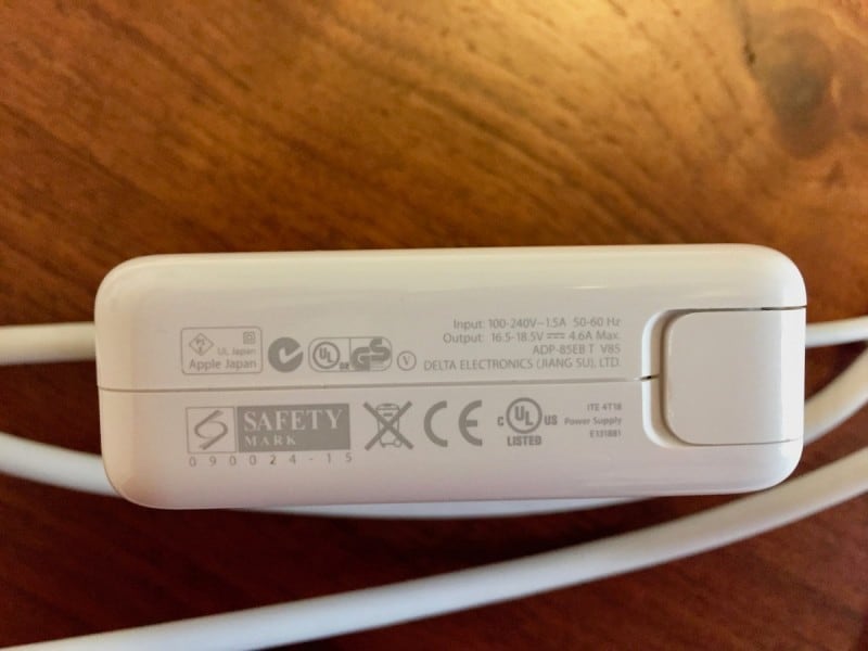 マックのACアダプター