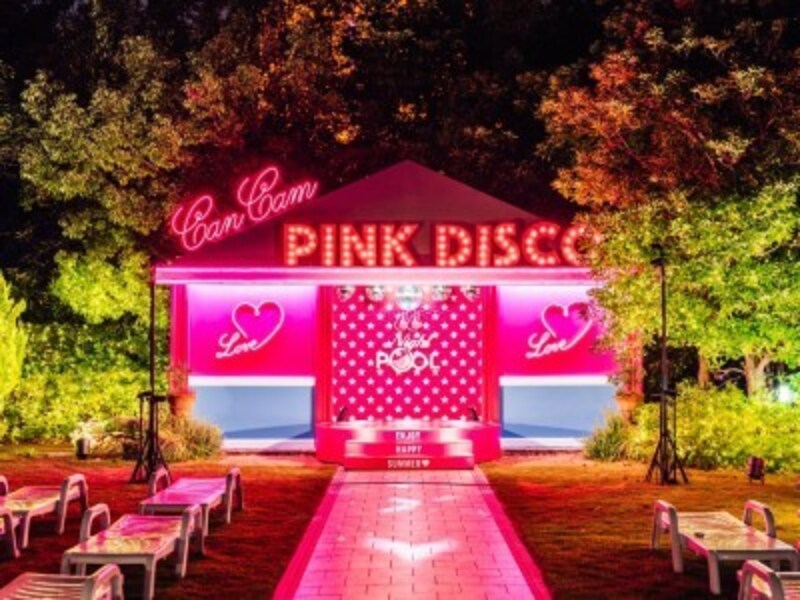 コンセプトはPINK DISCO!東京プリンスホテルのナイトプール