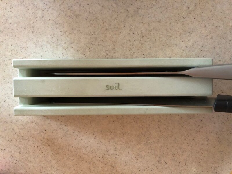 包丁2本を置くことができる