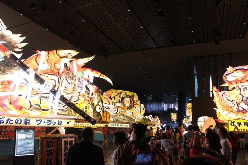 青森　観光　季節　夏　ねぶた　佞武多