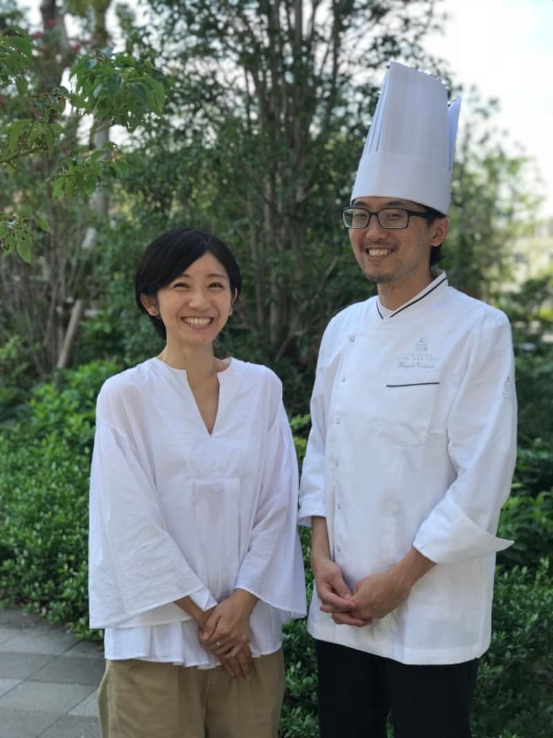 オーナーパティシエ 脇坂紘行(わきさか ひろゆき)さん と販売を務められる奥様の永(はるか)さん