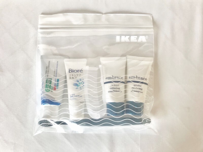 少し濡れていても安心! アメニティグッズを1.2リットルサイズに収納