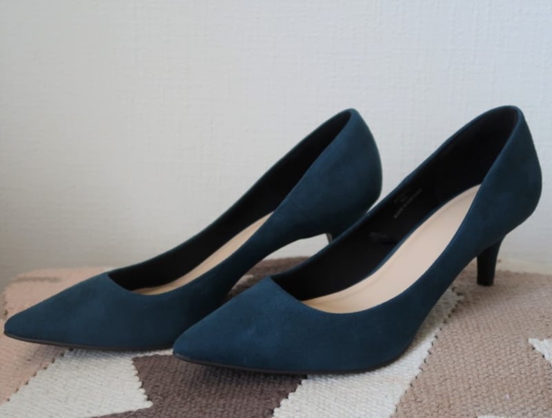 小物ならどんなトレンド色でもすんなり馴染ませられる