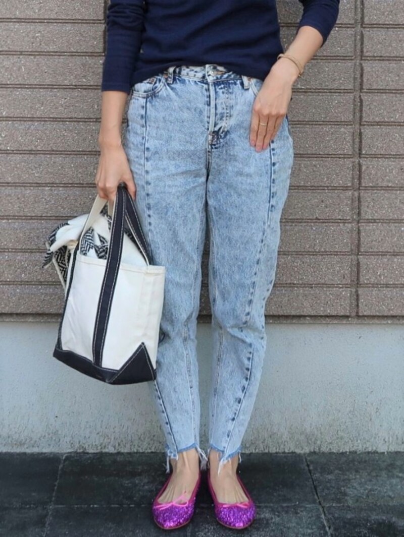 一日履いていてもあまり疲れを感じない、履き心地の良いデニム