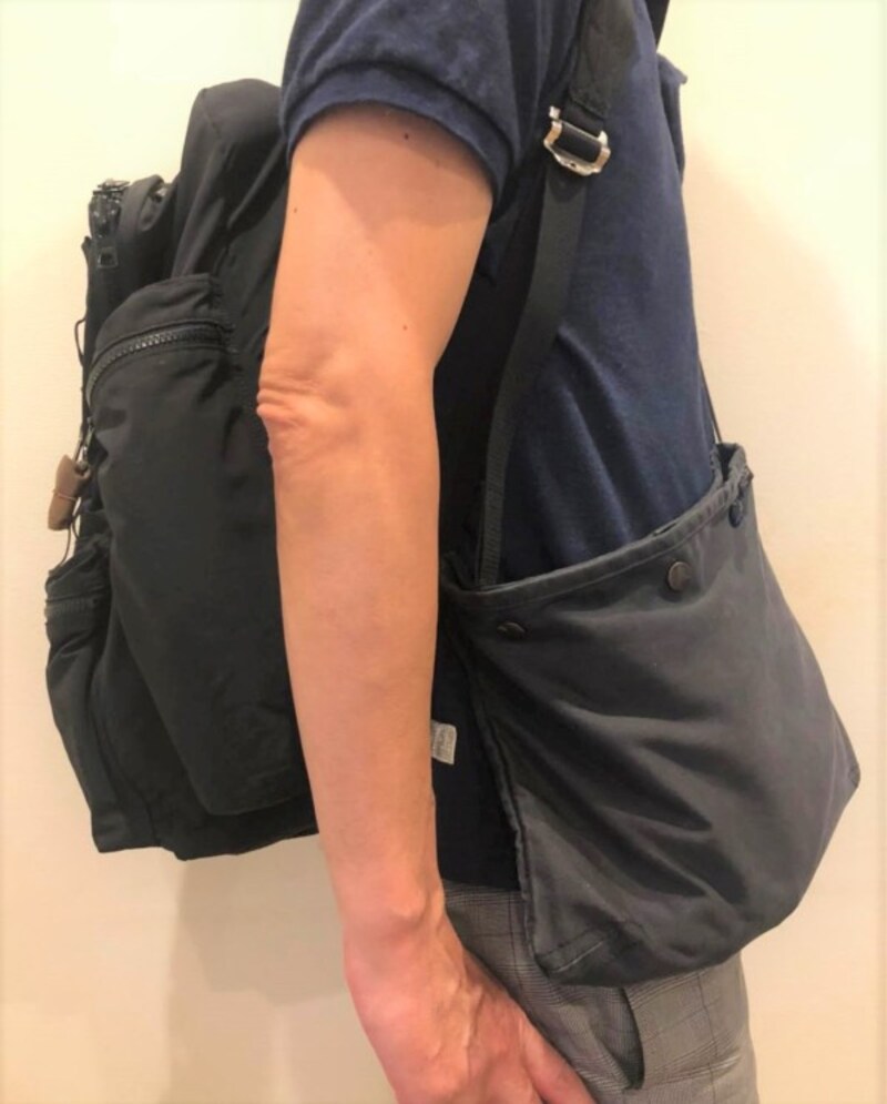 サコッシュの魅力は「必要最低限の収納力、取り出し易さ、軽さ」