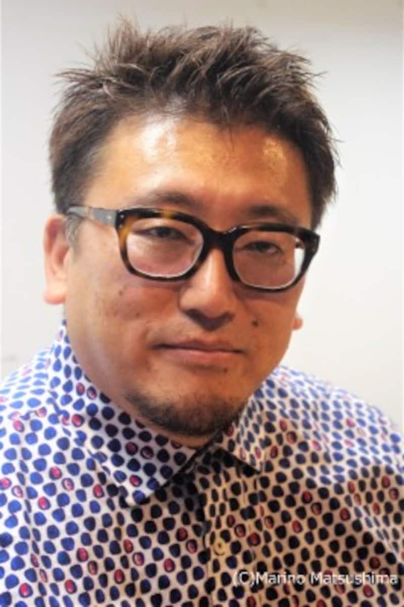 福田雄一 栃木県生まれ。大学時代に劇団を立ち上げ、劇作家・演出家として活動を始める。映像にも進出し、ドラマ『勇者ヨシヒコ』シリーズ、映画『銀魂』等の話題作を発表。2012年、『モンティ・パイソンのSPAMALOT』で初ミュージカル演出、以降『フル・モンティ』『エドウィン・ドルードの謎』『ブロードウェイと銃弾』などミュージカル演出でも活躍。(C)Marino Matsushima