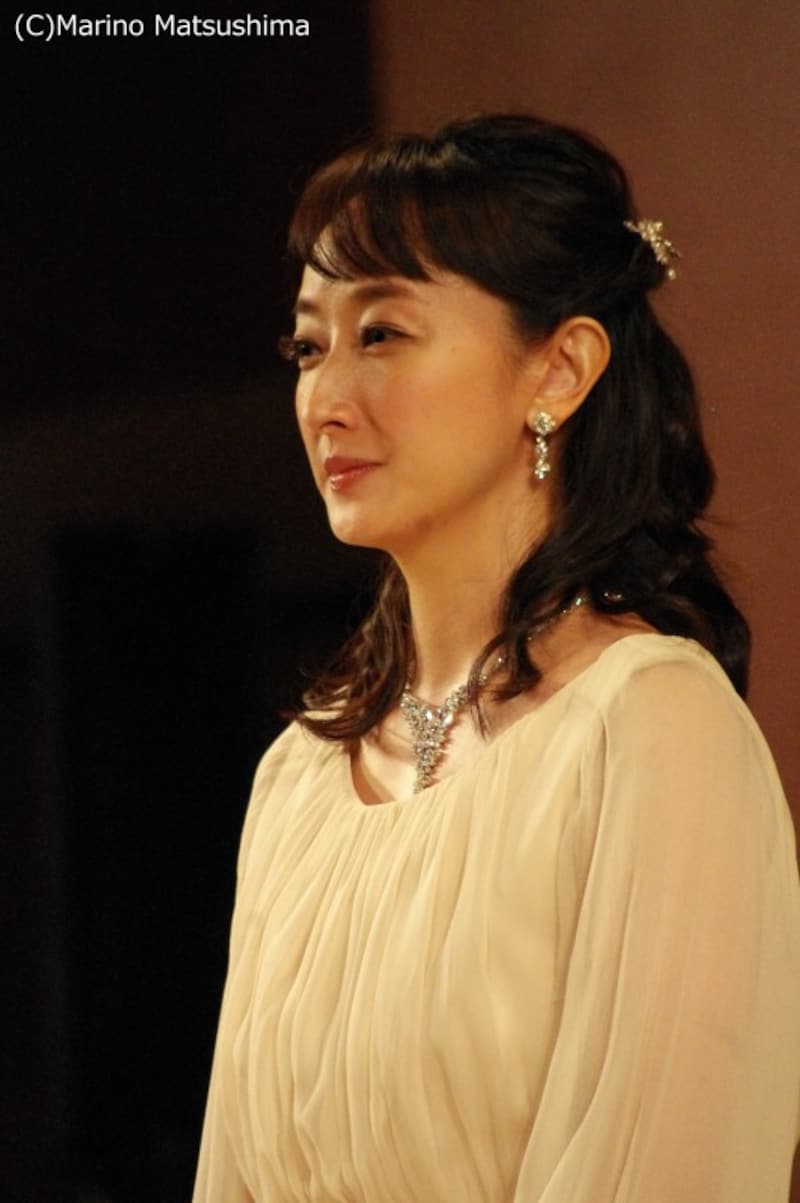 プロデューサーからの紹介の言葉を謙虚に受け止める花總まりさん。(C)Marino Matsushima