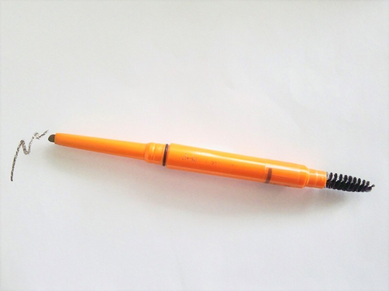 描きやすいペンシルタイプだけど、立体感のあるパウダリーな仕上がり