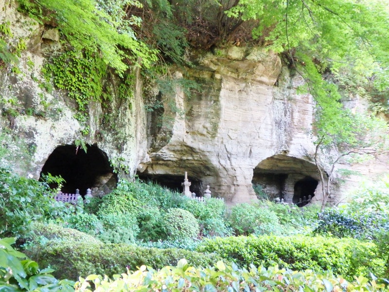 中世の武士や僧侶のお墓「やぐら」